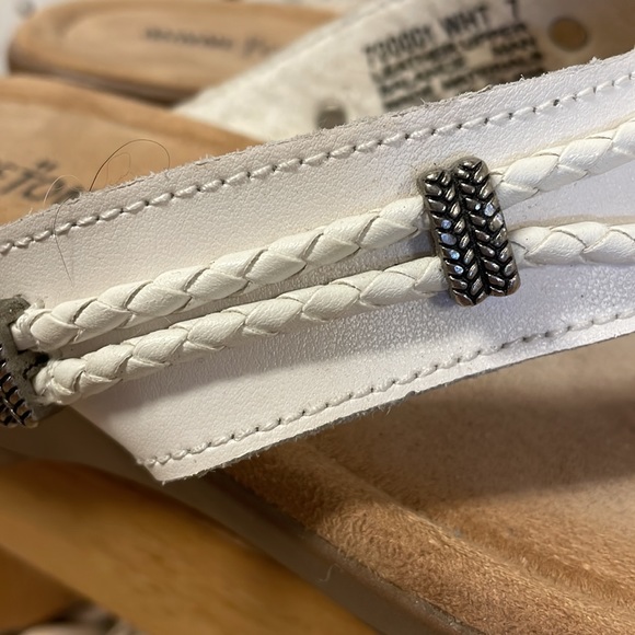 Minnetonka SALE! - Picture 8 of 9